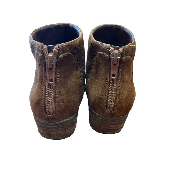 Carlos Santana Womens Shoes 6M Brett Brown Ankle Boot Faux  Laser Cut Suede Heel - Picture 4 of 9